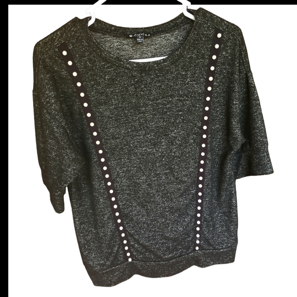 AUW Women’s black Short Sleeve sweater, Faux Pearl.